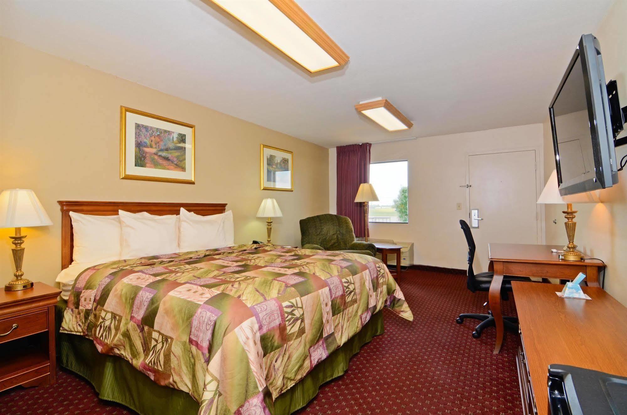 Super 8 By Wyndham Mcgehee Hotell Eksteriør bilde